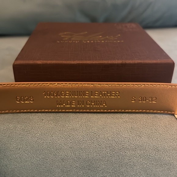 NWT Falari leather belt - Gold Size Small 30-32 - Picture 3 of 7